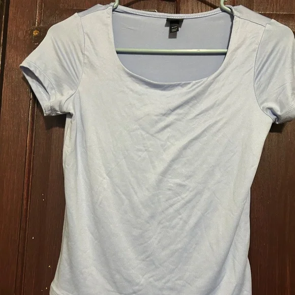 BUNDLE 2 GIRLS SHORT SLEEVE TOPS - Picture 2 of 3